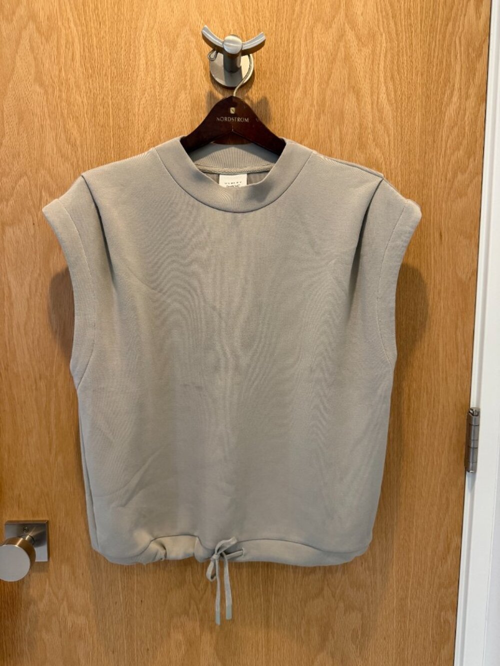 Size S Varley Doublesoft Otis Sleeveless Sweatshirt in Beige
